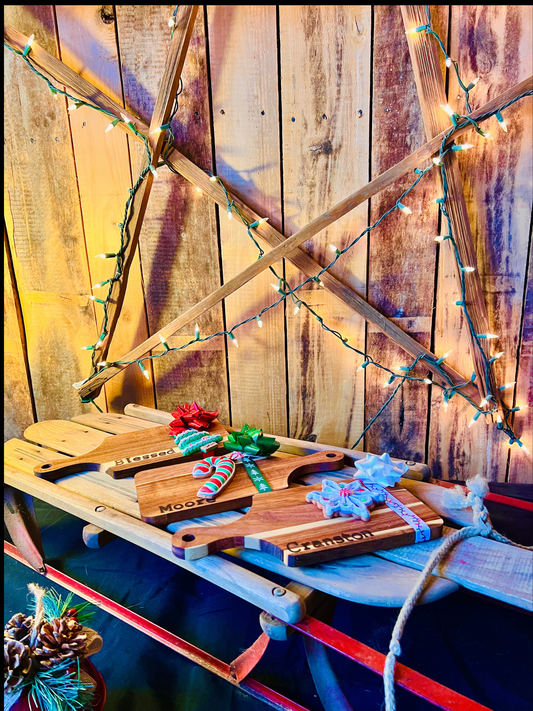 Custom cutting board with woodburning